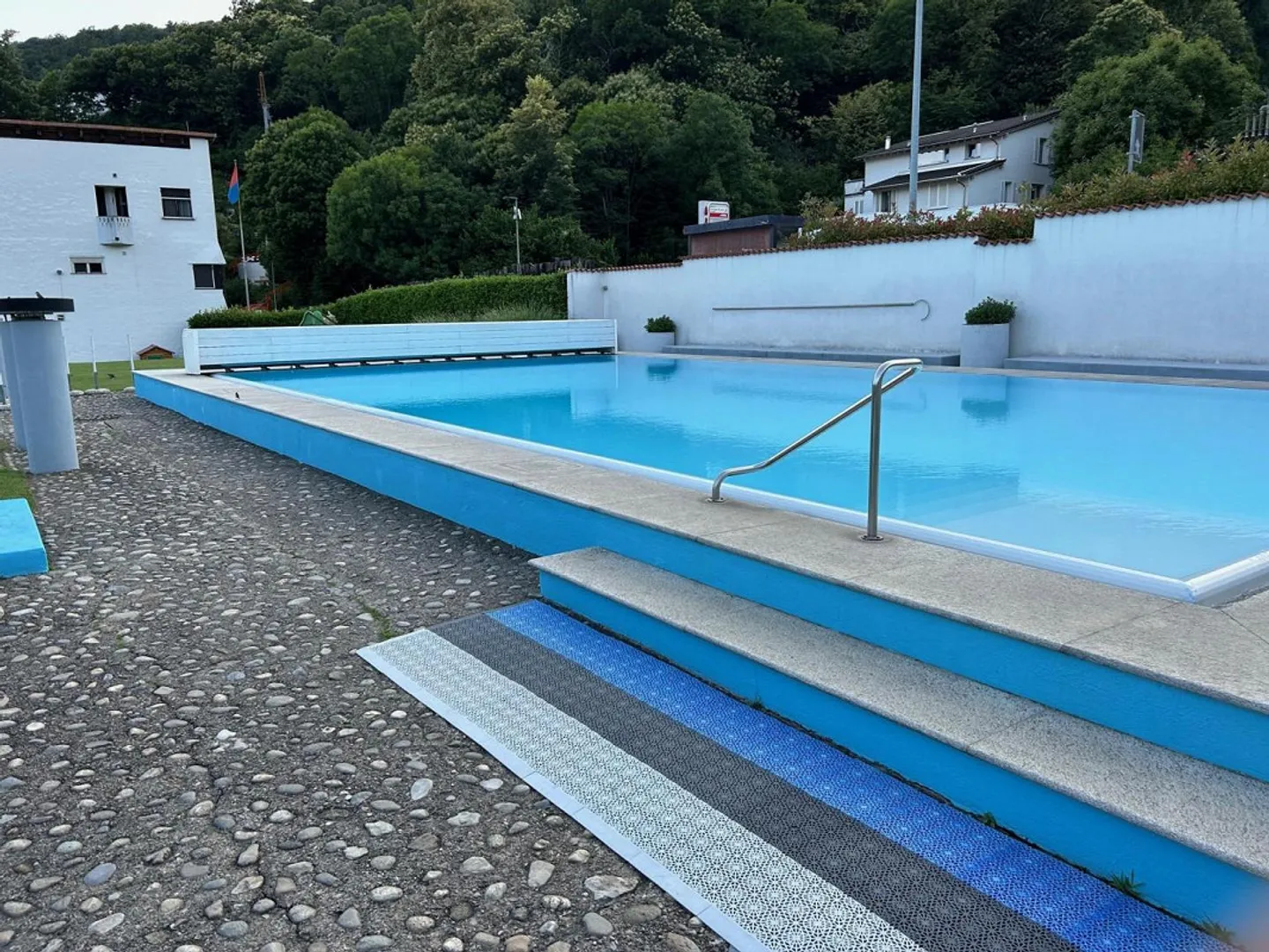 Appartement de 2 1/2 pièces dans un emplacement très calme et ensoleillé avec piscine - Photo 15 sur 24