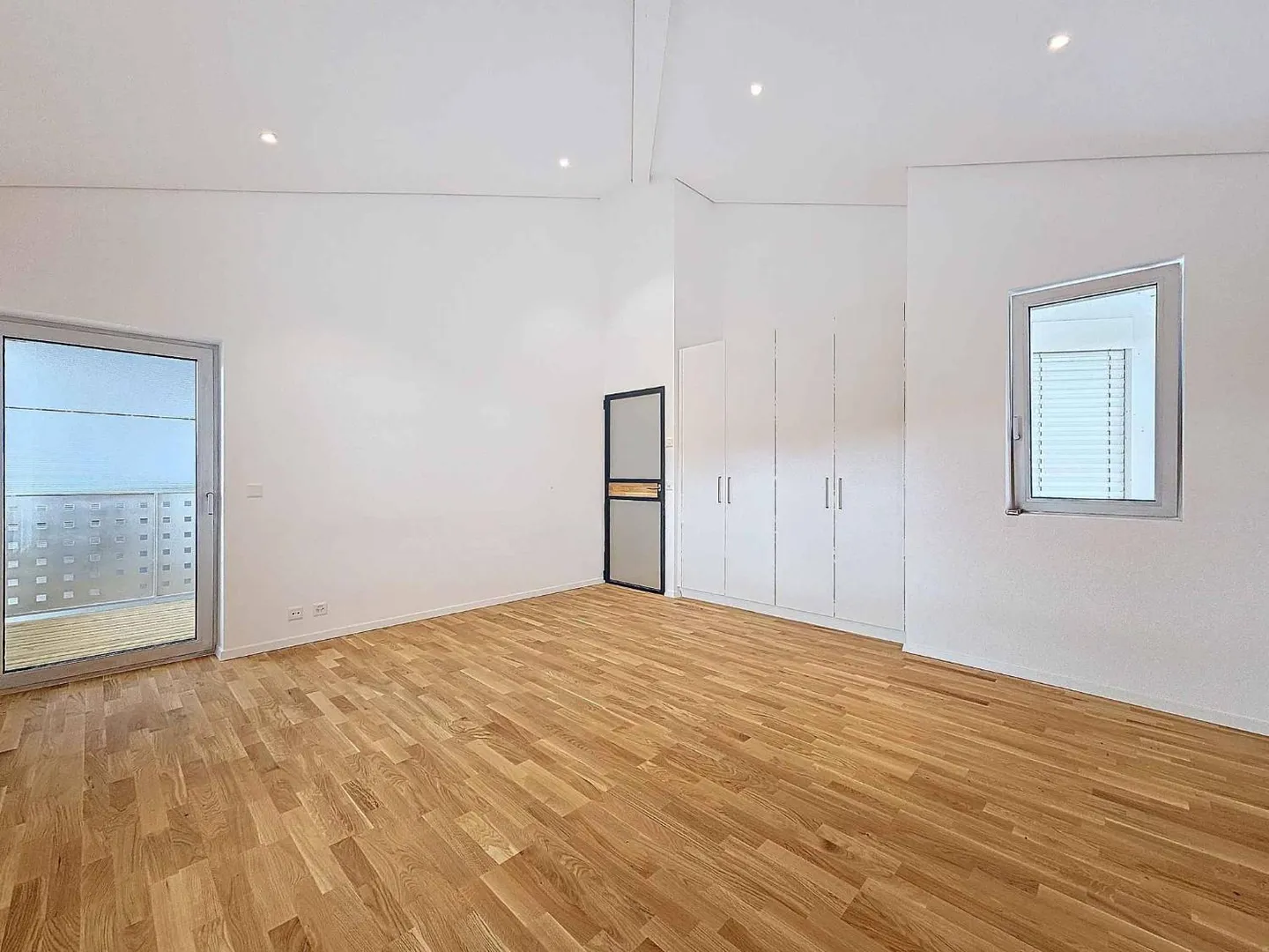 Last Offer - 5.5-Room Penthouse with Mezzanine - Photo 6 of 11