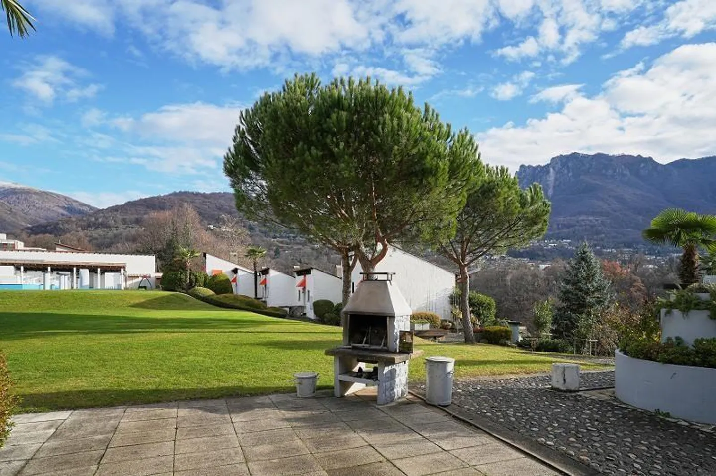 Appartement de 2 1/2 pièces dans un emplacement très calme et ensoleillé avec piscine - Photo 19 sur 24