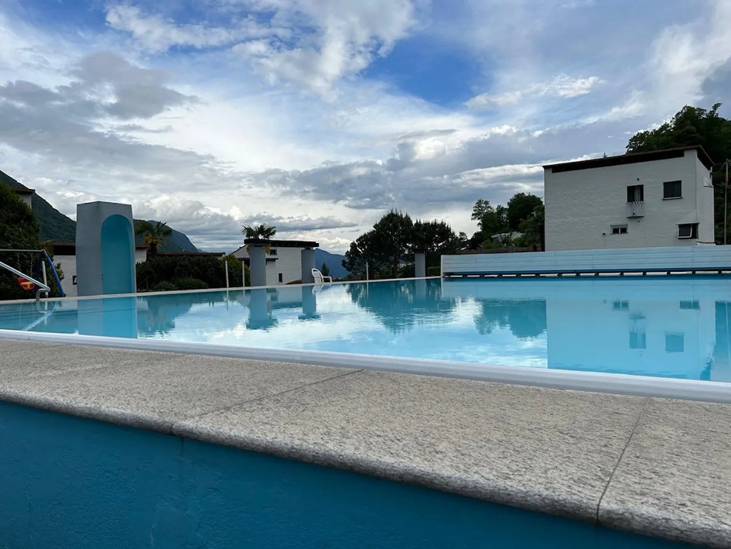 Appartement de 2 1/2 pièces dans un emplacement très calme et ensoleillé avec piscine - Photo 16 sur 24