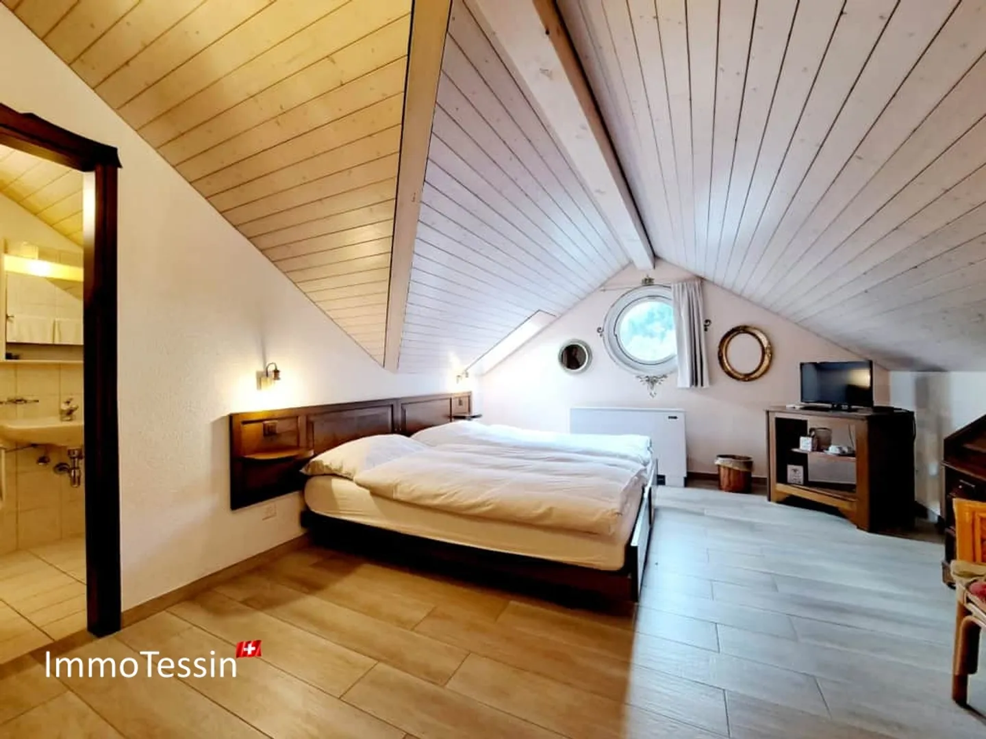 OPPORTUNITÉ : Hôtel de 20 chambres avec restaurant - Luxe historique dans un design intemporel du 18ème siècle - Photo 11 sur 13
