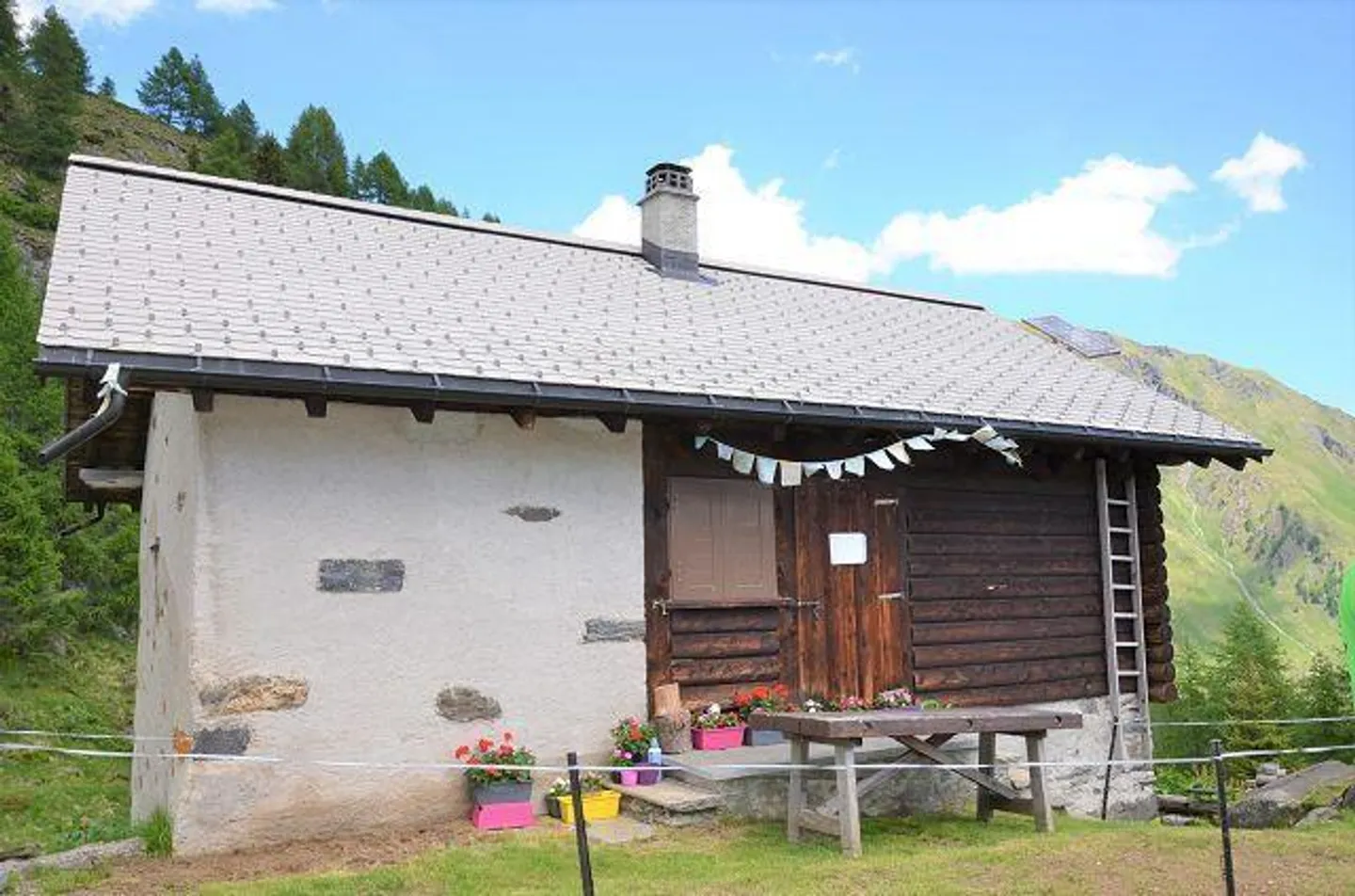 Schönes 3-stöckiges Rustico in sehr sonniger Lage mit Panoramablick... - Foto 1 von 30