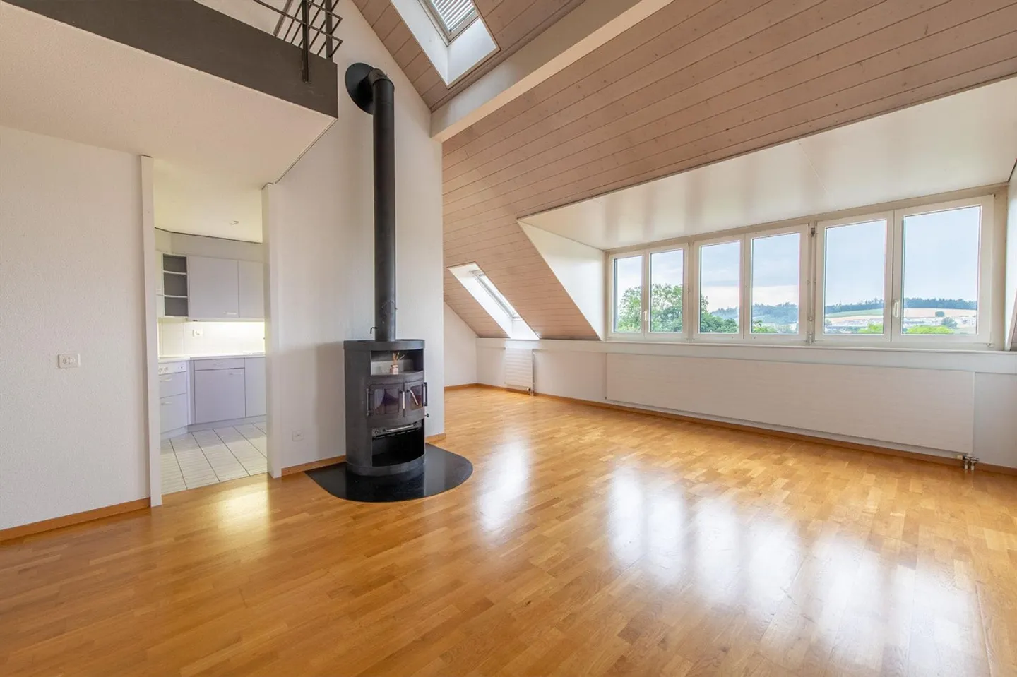Appartamento duplex con camino accogliente e lavatrice privata - Foto 2 di 13
