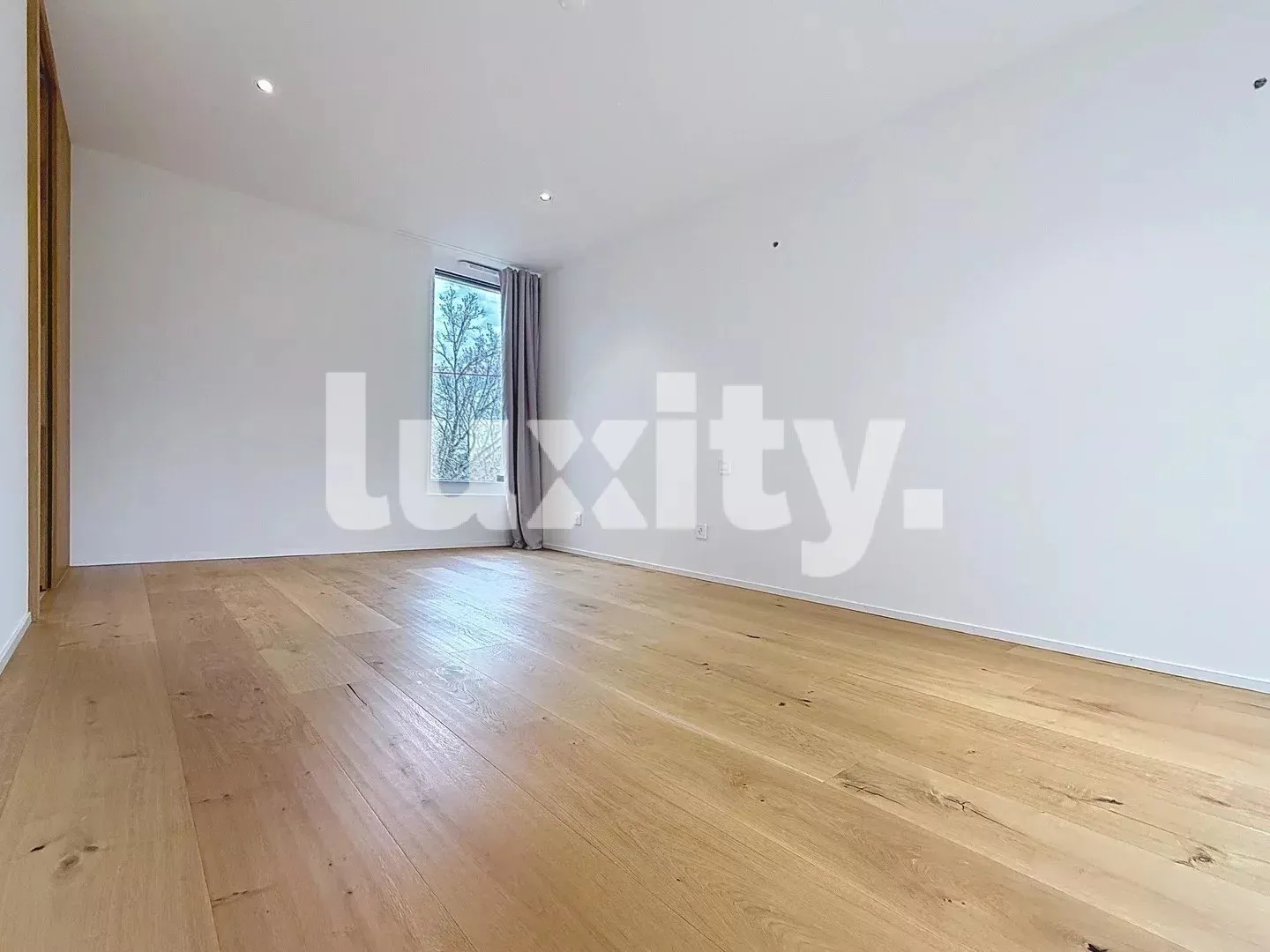 6-room House - Photo 5 of 6