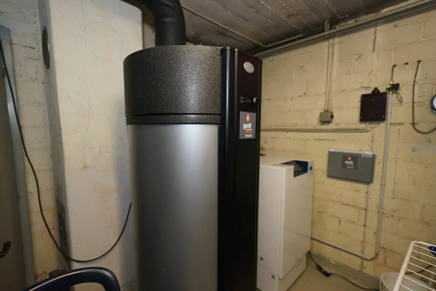 Casa unifamiliare con riserva di terreno - Foto 8 di 12
