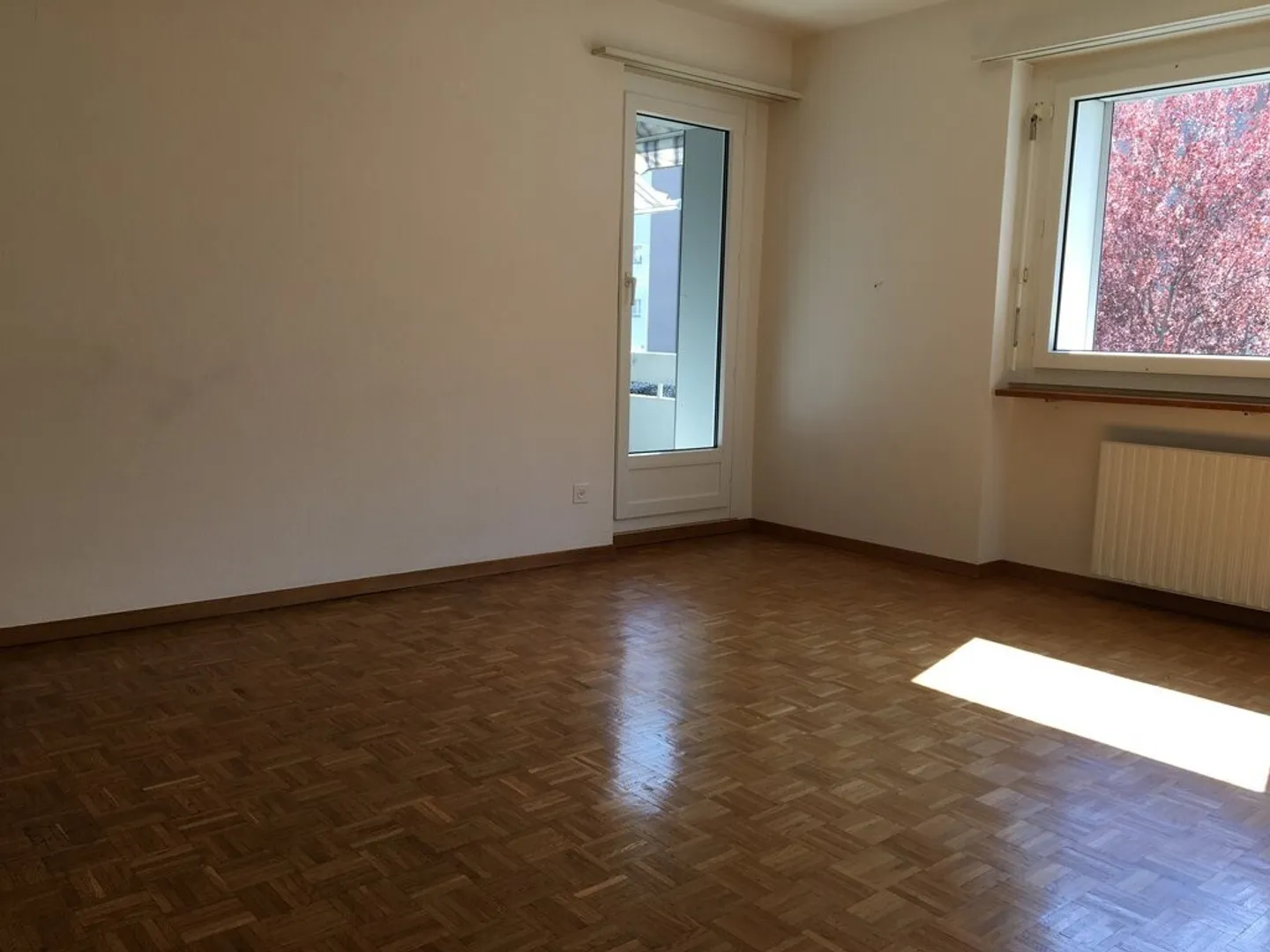 Cozy 2.5 Room Apartment for Rent in Chur! - Photo 4 of 6