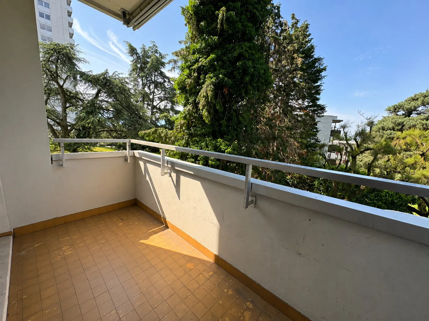 Studio lumineux avec balcon - Photo 1 sur 5