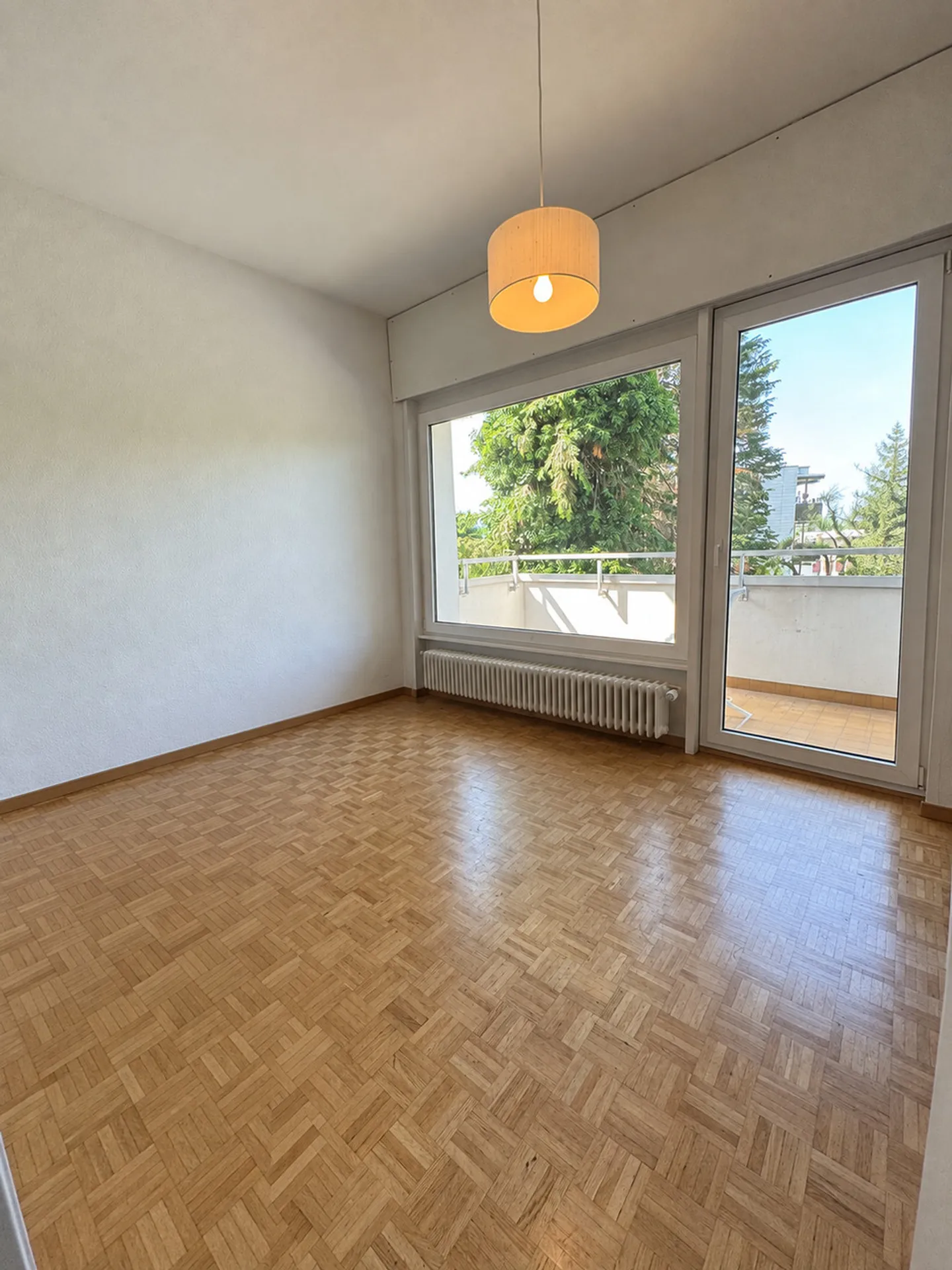 Studio lumineux avec balcon - Photo 2 sur 5