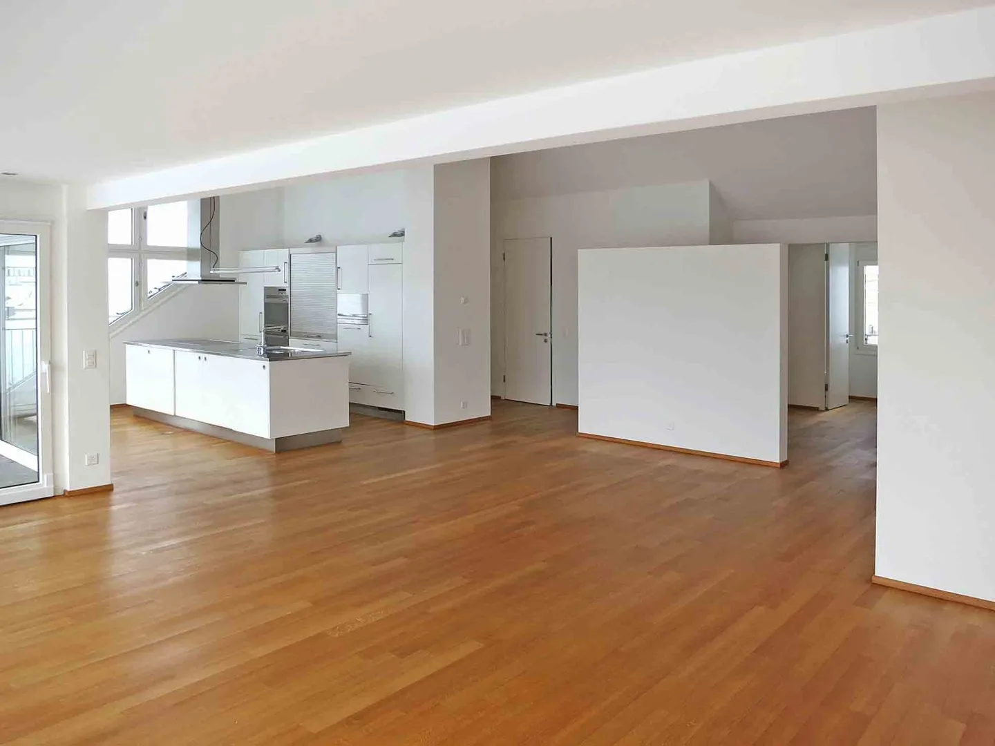 Appartement penthouse représentatif de 5,5 pièces avec terrasse et panorama montagne unique - Photo 1 sur 9