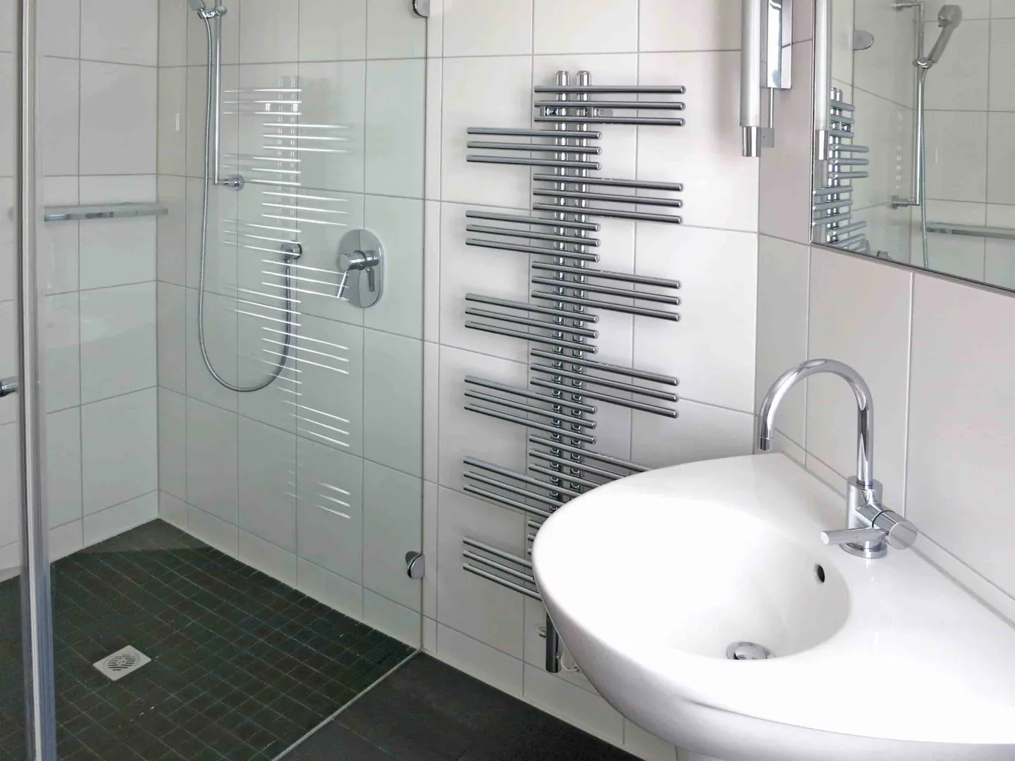 Appartement penthouse représentatif de 5,5 pièces avec terrasse et panorama montagne unique - Photo 7 sur 9