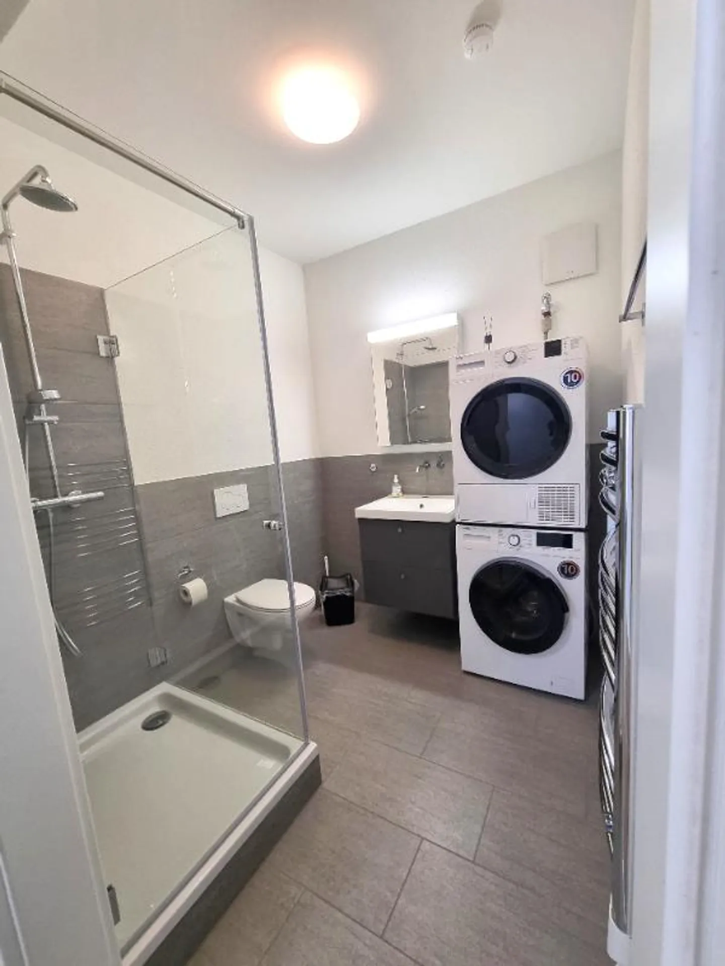 «Gewerberaum/Büro im neuen Zentrum von Brunnen» - Foto 6 von 9