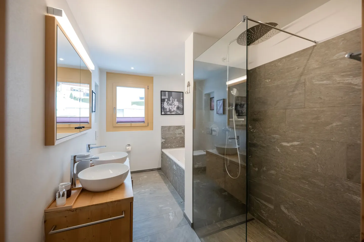 Stilvolles Apartment mit Terrasse - Foto 9 von 13