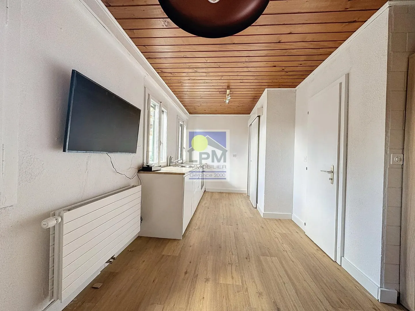 1.5 Room Apartment - Photo 2 of 5