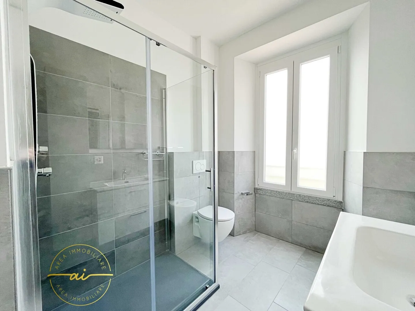 MODERNO APPARTAMENTO 2.5 LOCALI A MORBIO INFERIORE - Foto 3 di 5