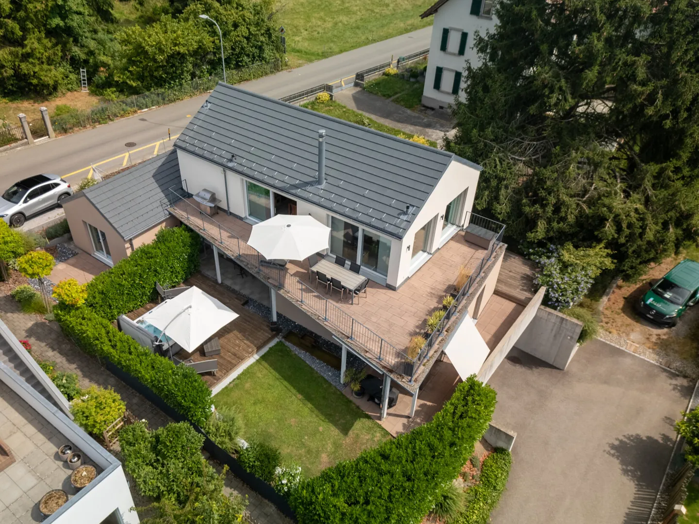 Single house for sale - Photo 1 of 10