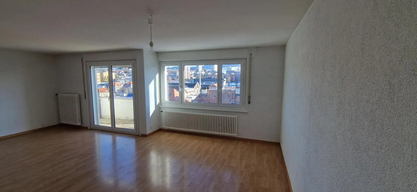 Apartment with 4.5 rooms on the 7th floor - Photo 3 of 5