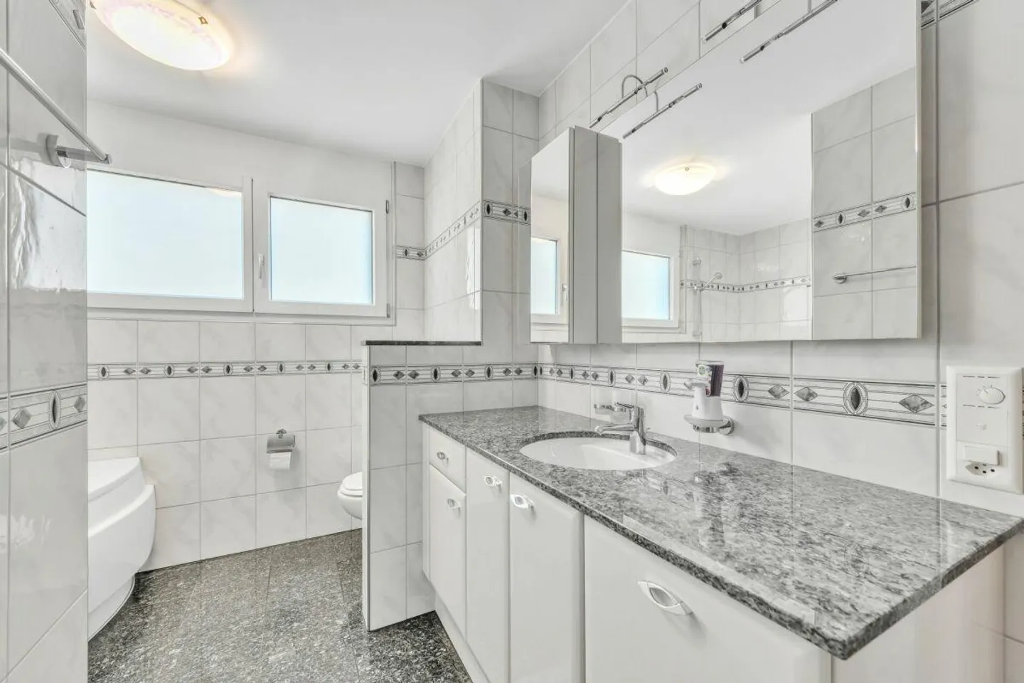 NEUER PREIS! Familienfreundlich, naturnah und grosszügig wohnen - Foto 8 von 24