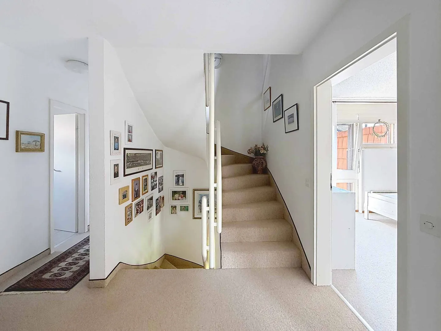 Charming renovated semi-detached villa - Photo 10 of 13