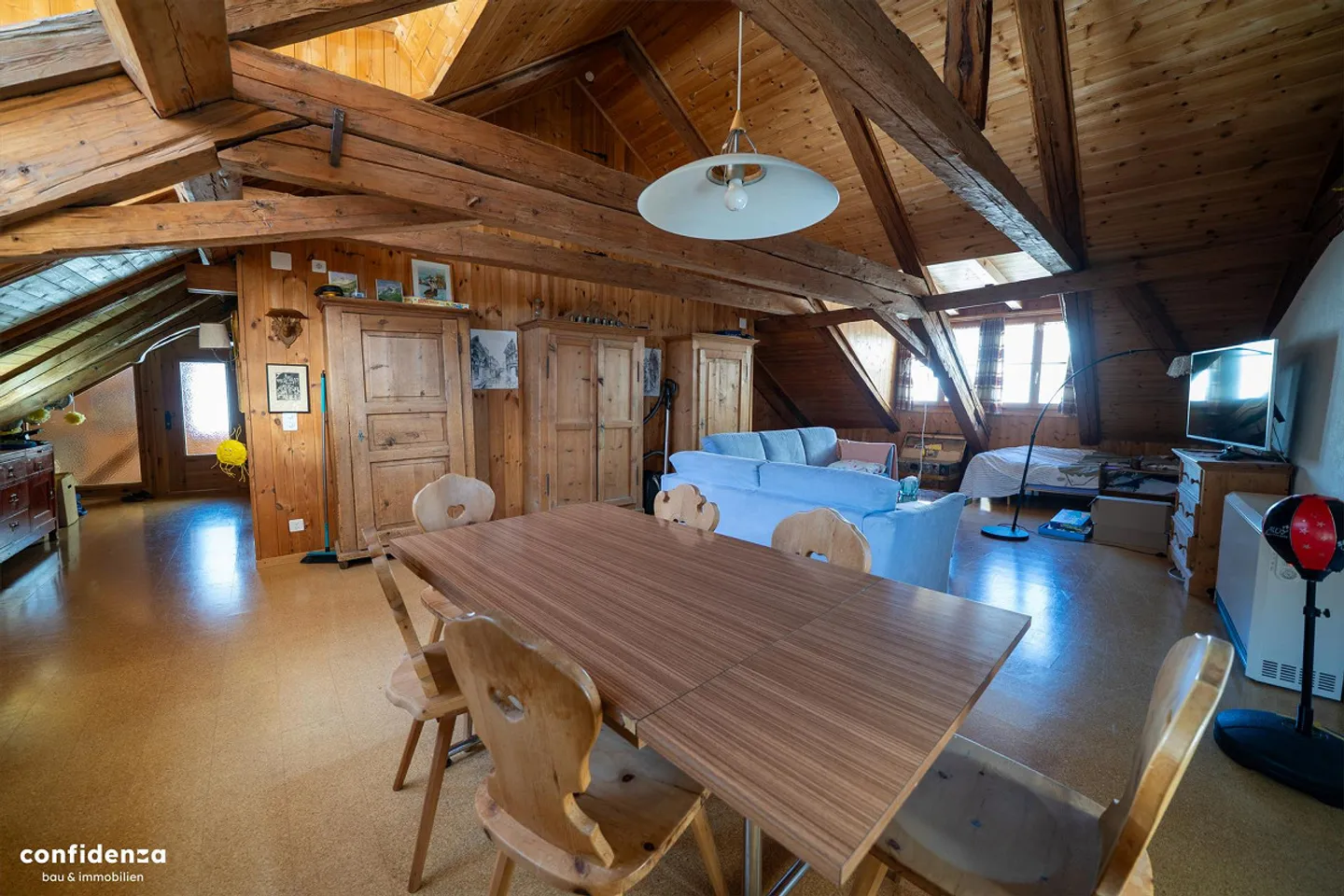 Affascinante casa multifamiliare engadinese con potenziale di sviluppo - Foto 4 di 17