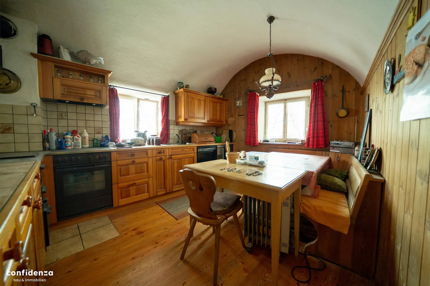 Affascinante casa multifamiliare engadinese con potenziale di sviluppo - Foto 6 di 17