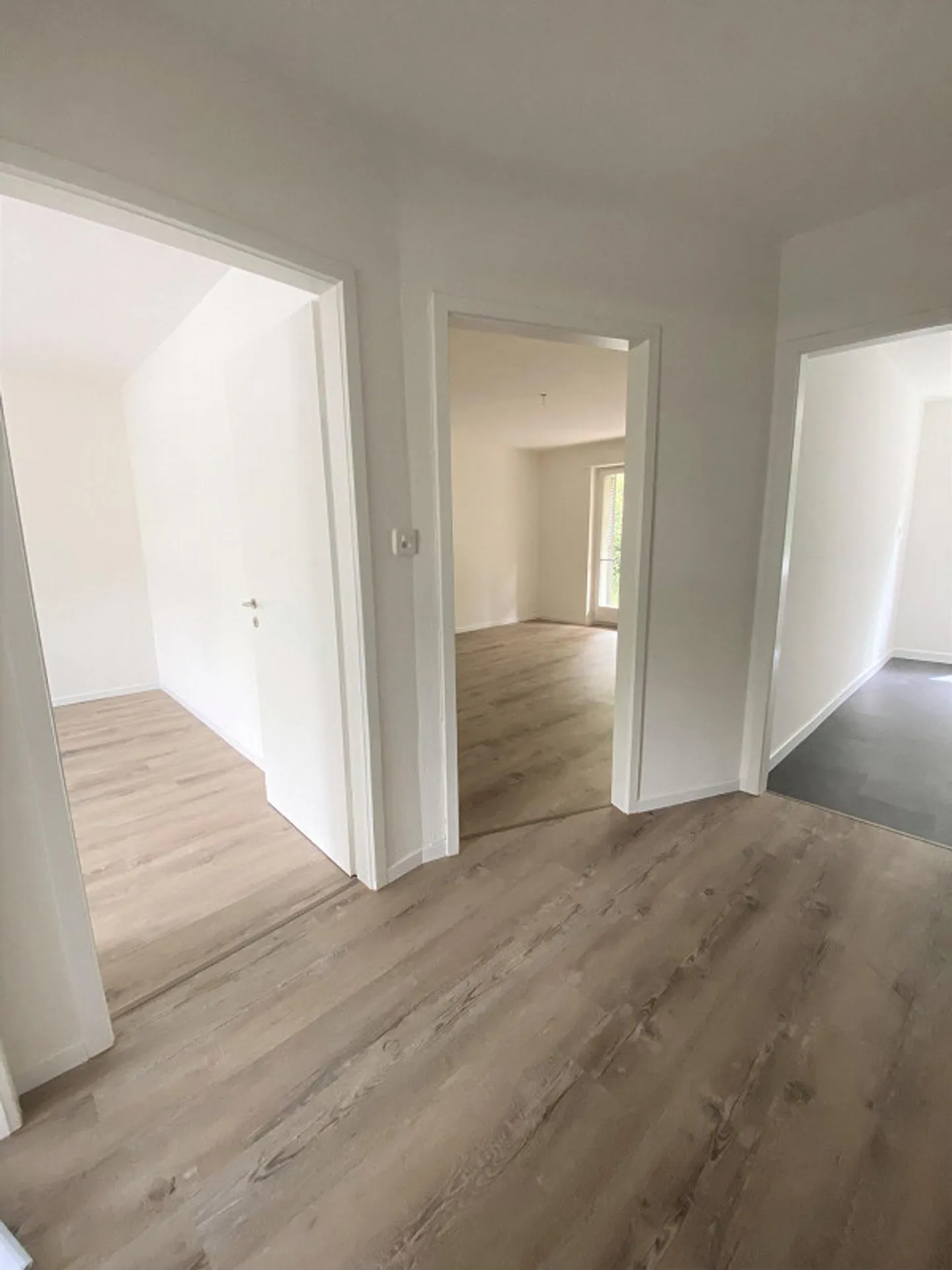Helle 3-Zimmerwohnung im 3.OG an zentraler Lage - Foto 4 von 8