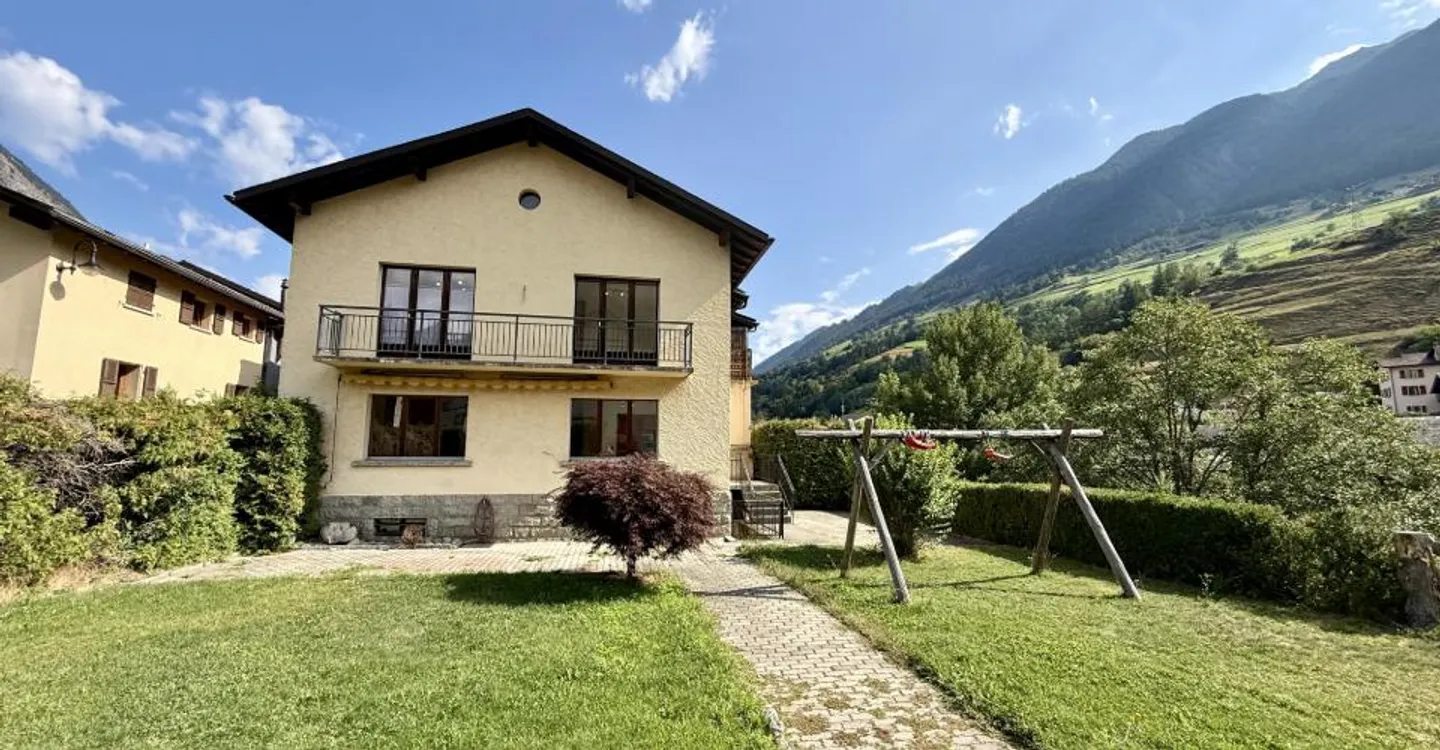 Magnificent village house with large garden in the heart of Orsières - Photo 13 of 14