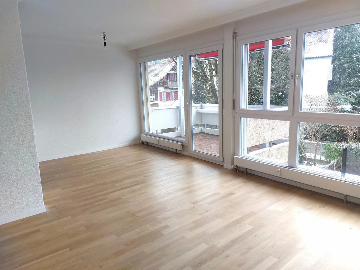 Total saniertes Wohnglück: 4.5-Zimmer-Wohnung mit Balkon ins Grüne - Foto 2 von 18