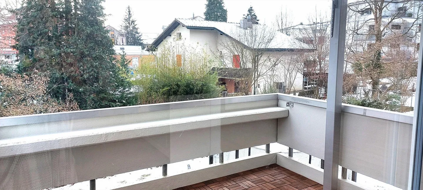 Total saniertes Wohnglück: 4.5-Zimmer-Wohnung mit Balkon ins Grüne - Foto 17 von 18
