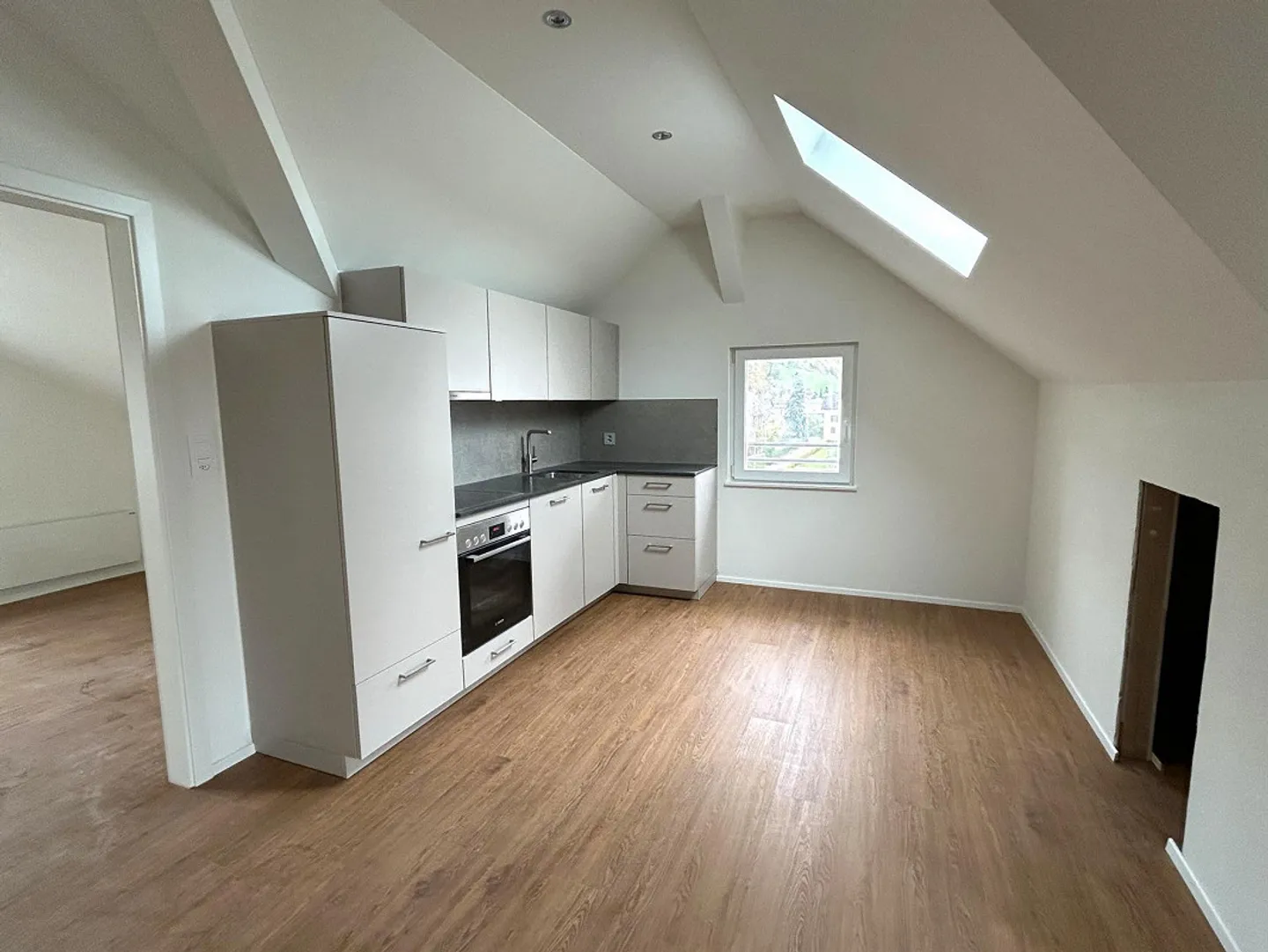 Accogliente appartamento mansardato di 3 stanze in posizione centrale a Kradolf-Schönenberg - Foto 1 di 8