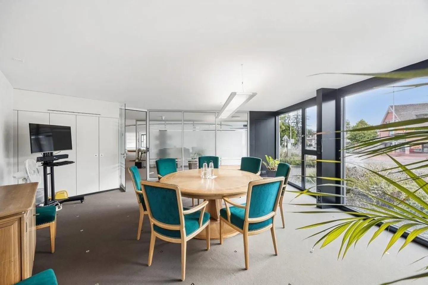 Repräsentatives Büro mit Bahnhofsnähe und starker Präsenz - Foto 8 von 12