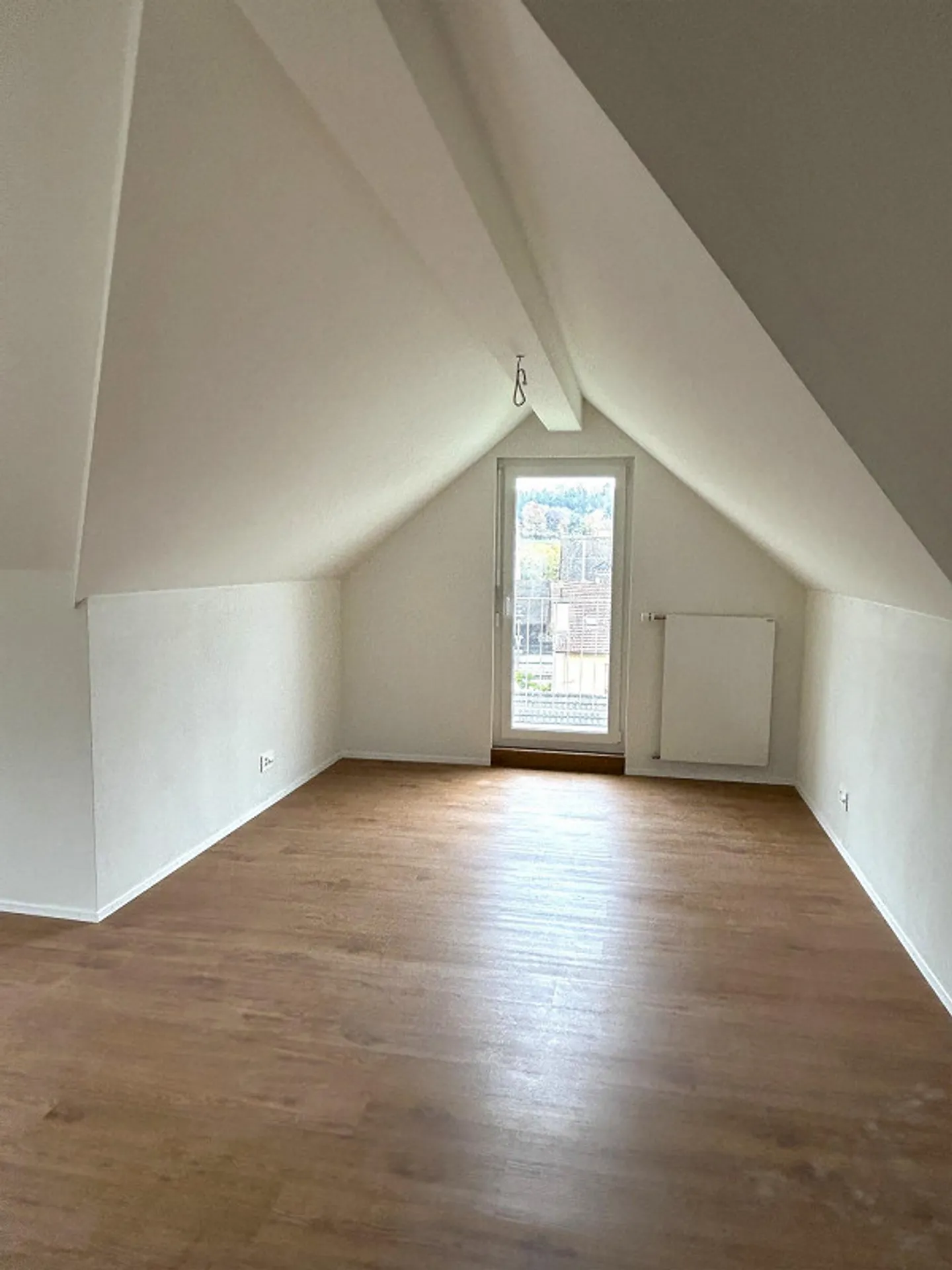 Accogliente appartamento mansardato di 3 stanze in posizione centrale a Kradolf-Schönenberg - Foto 4 di 8