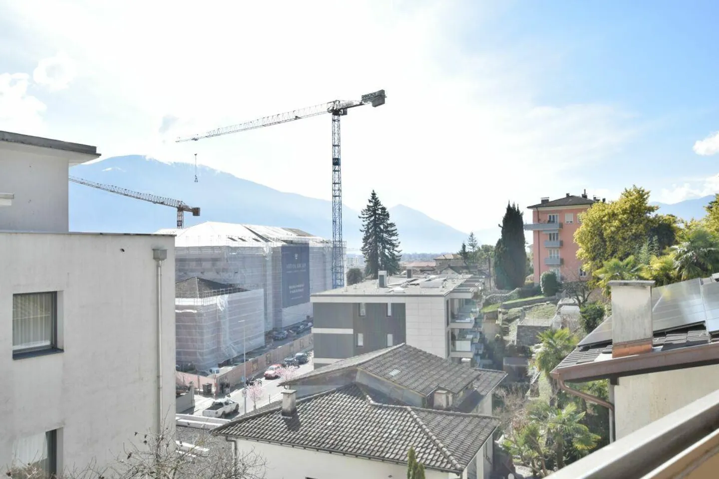 For rent bright 3.5 rooms - Photo 1 of 10