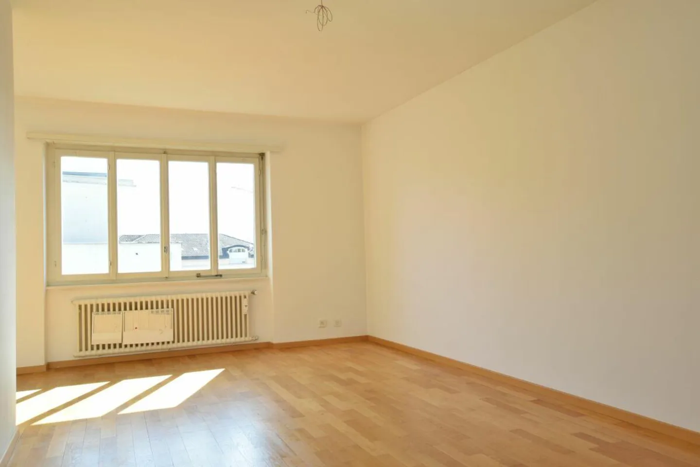 For rent bright 3.5 rooms - Photo 2 of 10