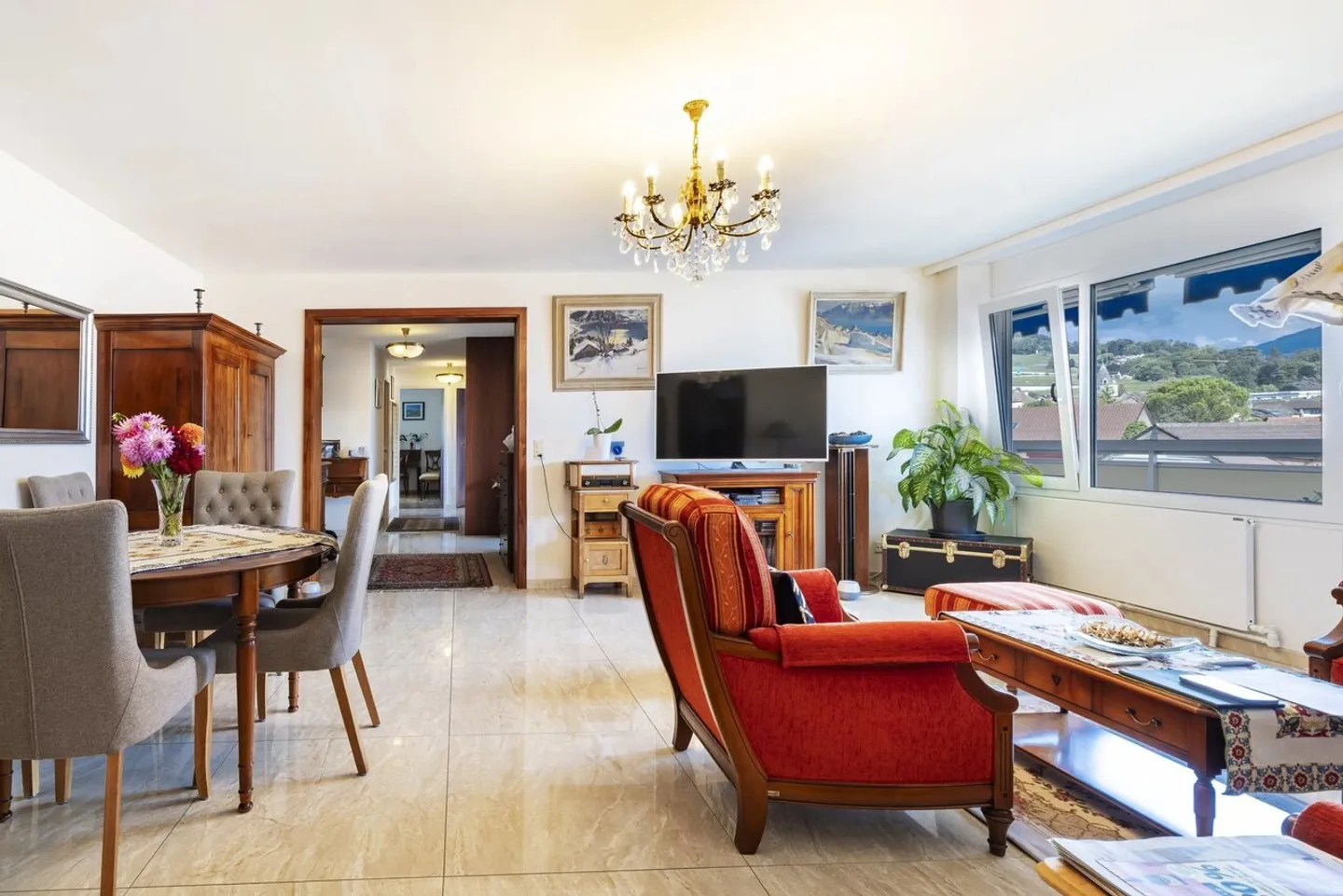 Superbe penthouse de 5,5 pièces avec vue ! - Photo 4 sur 13