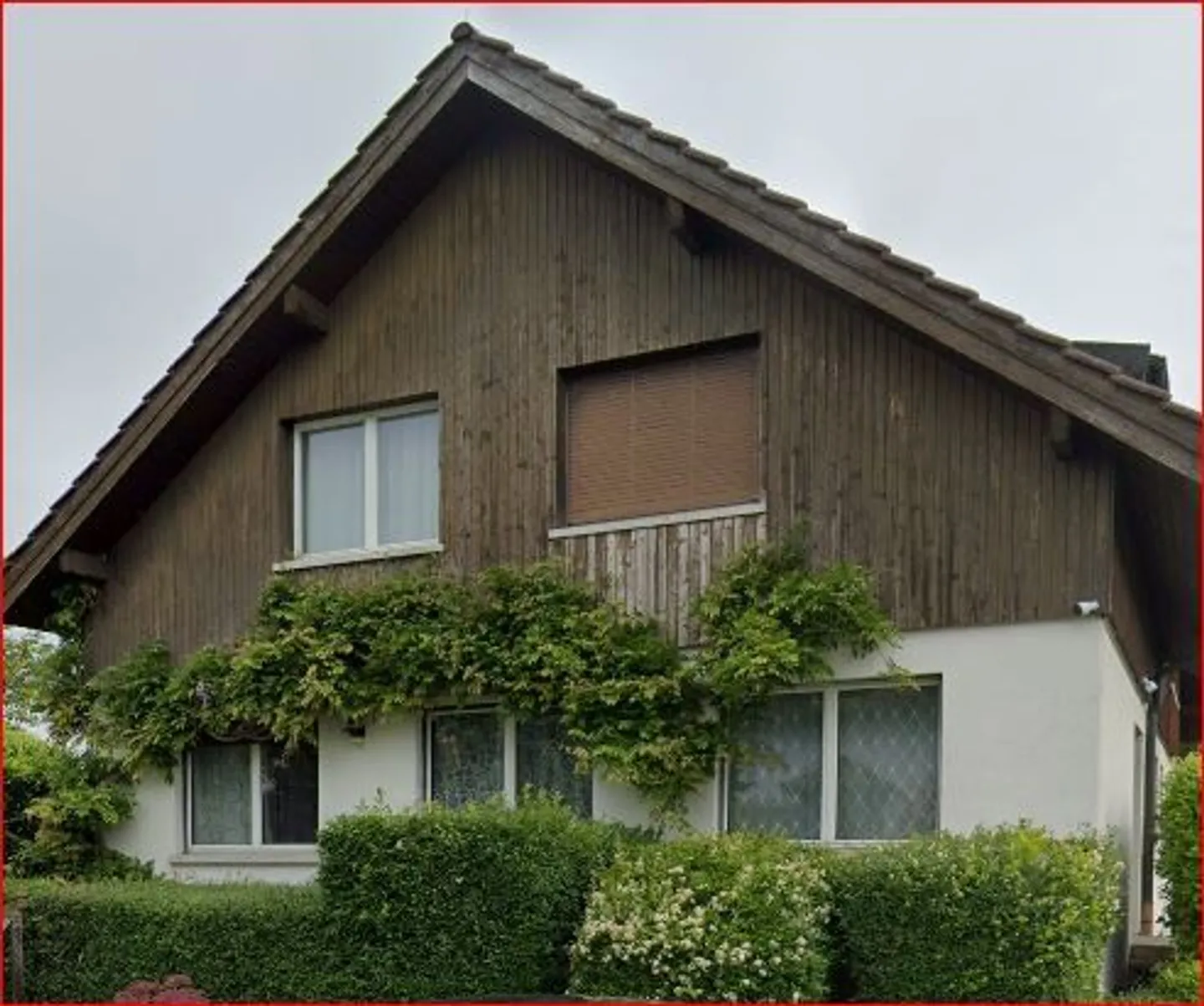 Charming Family Home with Pool - Photo 3 of 13