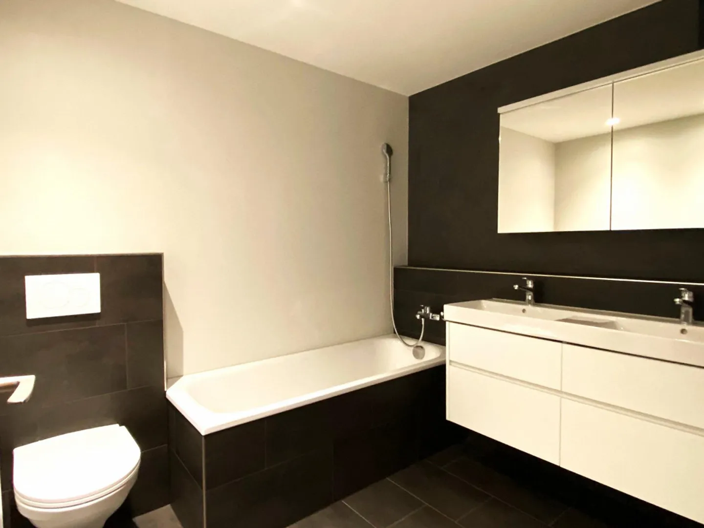 Helle 4.5-Zimmer Wohnung - Foto 3 von 10