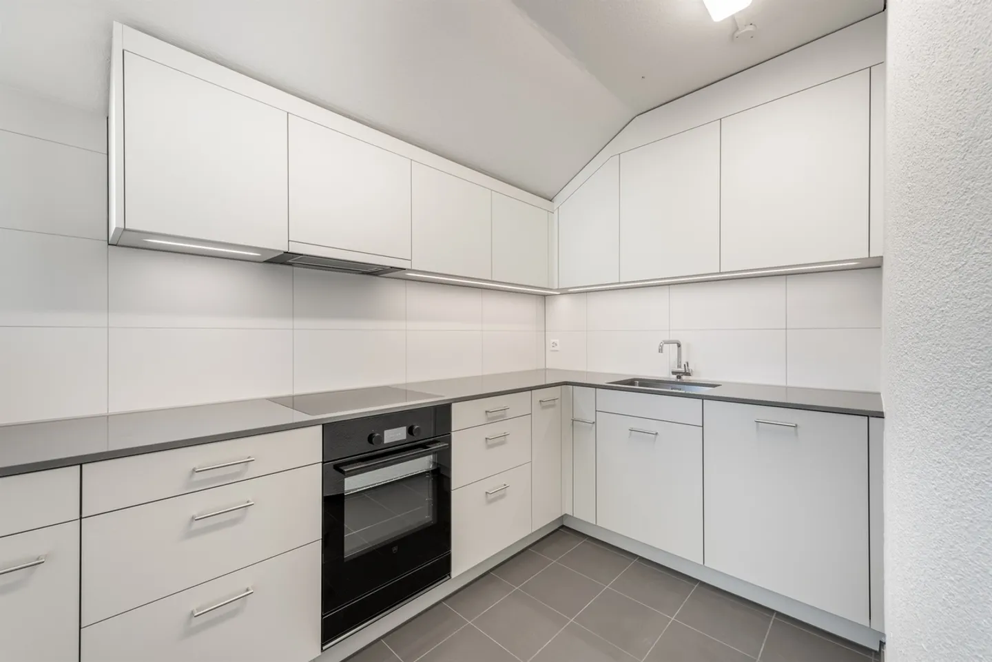 Moderne 4.5 Zimmer-Wohnung - Foto 2 von 10