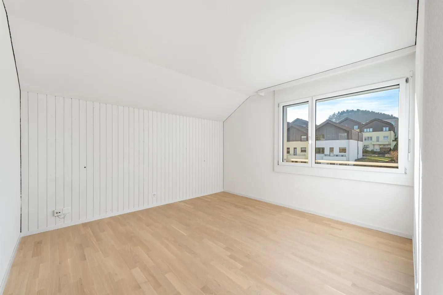 Moderne 4.5 Zimmer-Wohnung - Foto 8 von 10