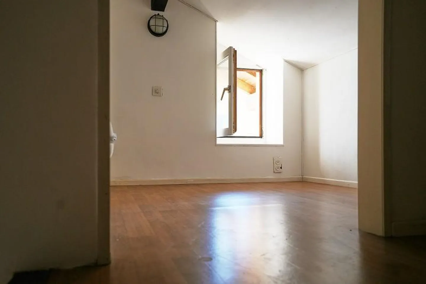 Casa di 3 locali con balcone in una posizione molto tranquilla - Foto 9 di 20