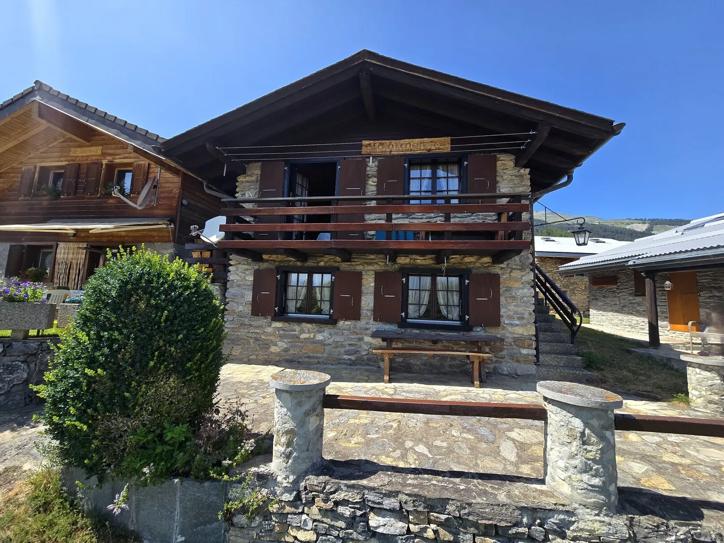 Chalet ristrutturato affascinante - Foto 1 di 13