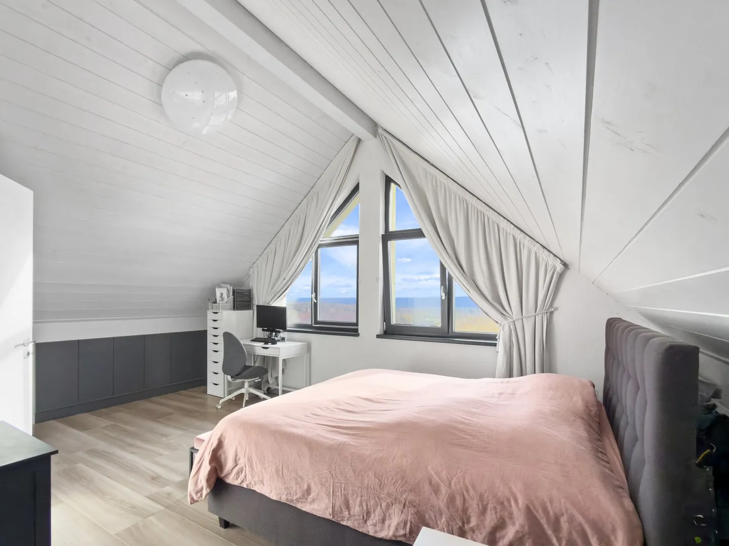 10 Minuti da Nyon (La Rippe): Magnifico Appartamento Duplex senza Affacci con 4,5 Stanze e Vista sul Lago di Ginevra - Foto 14 di 17