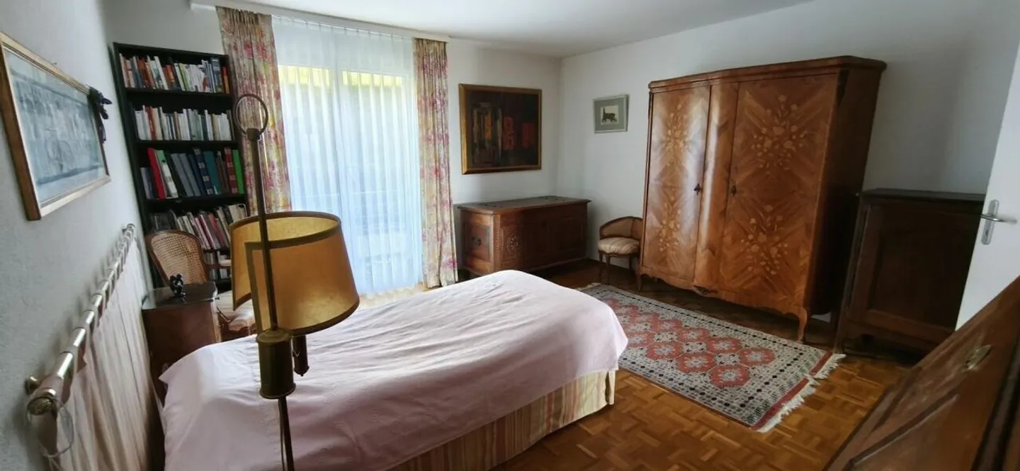 Charming Apartment with Garden - Photo 11 of 12