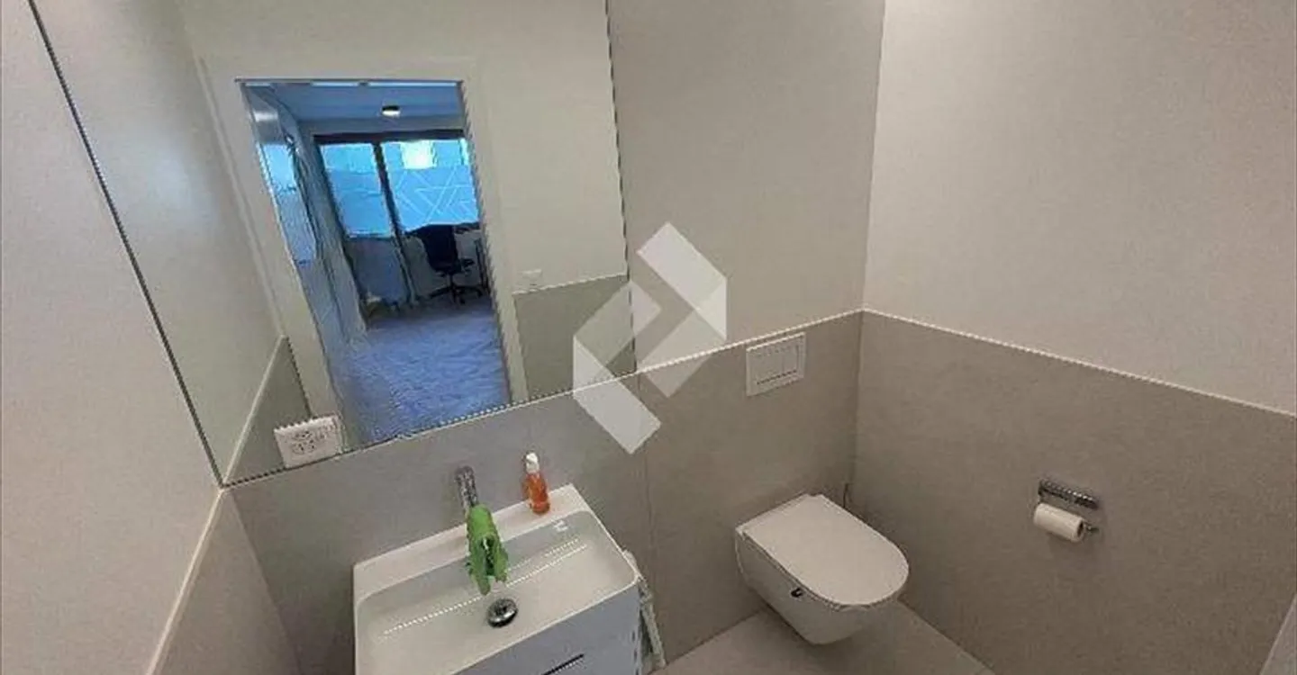 Mischgenutztes Gebäude mieten - Foto 2 von 9