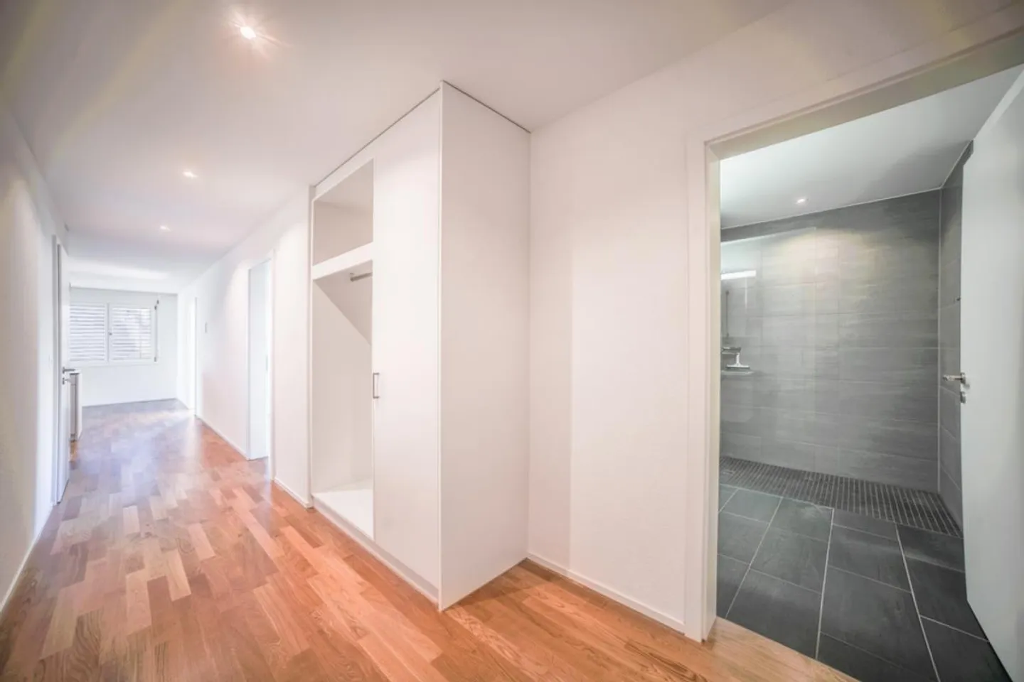 Appartement en attique avec grande terrasse pour se détendre - Photo 4 sur 7