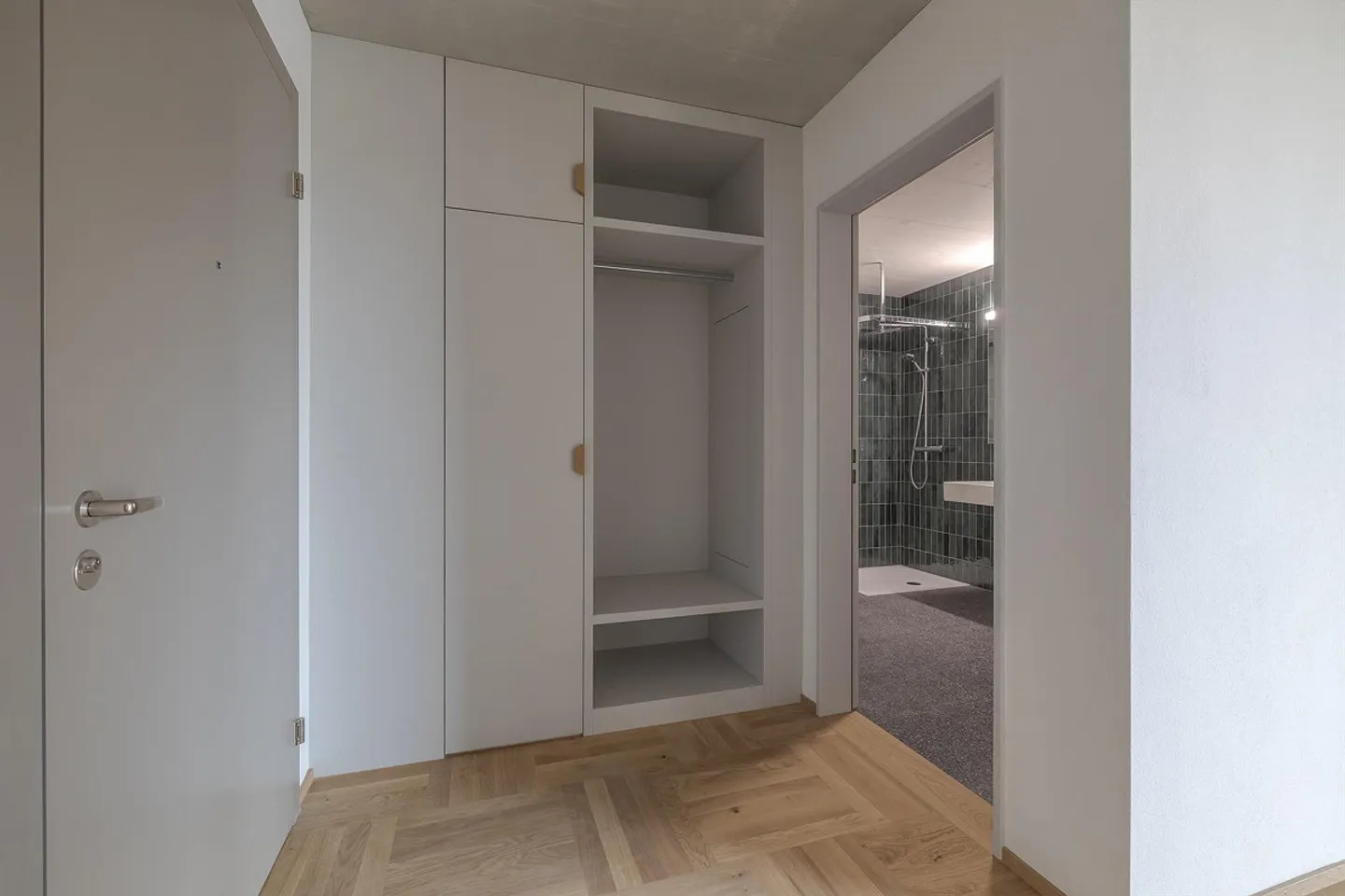 2.5 Room Apartment in Biel - Photo 2 of 13