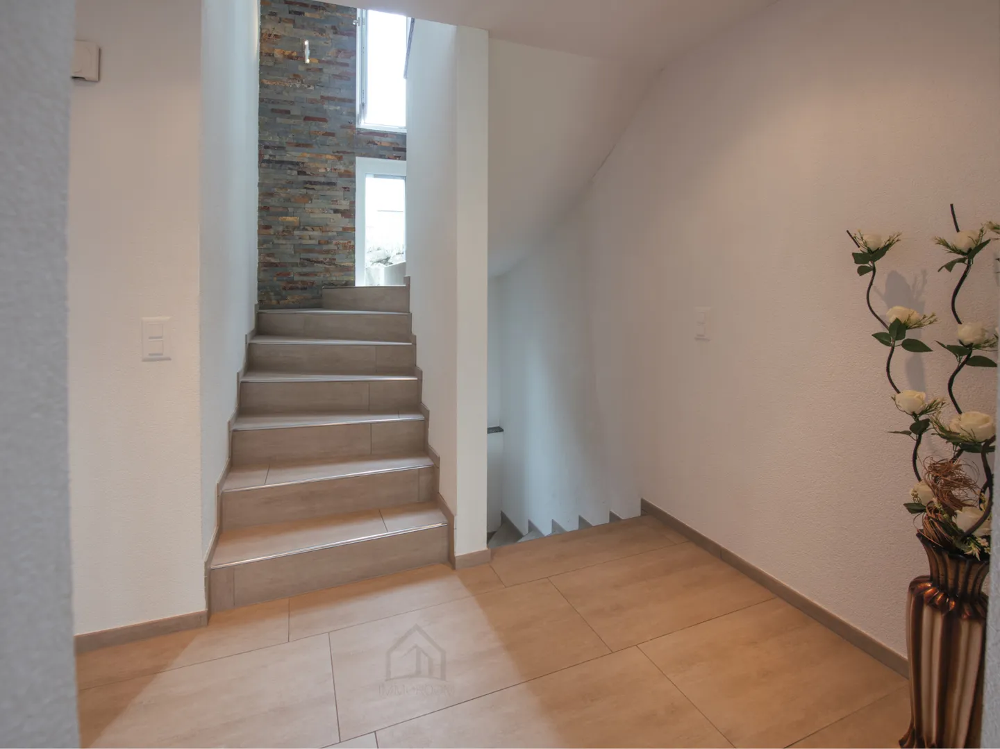 Your modern happiness in a family-friendly and quiet location - Photo 3 of 12