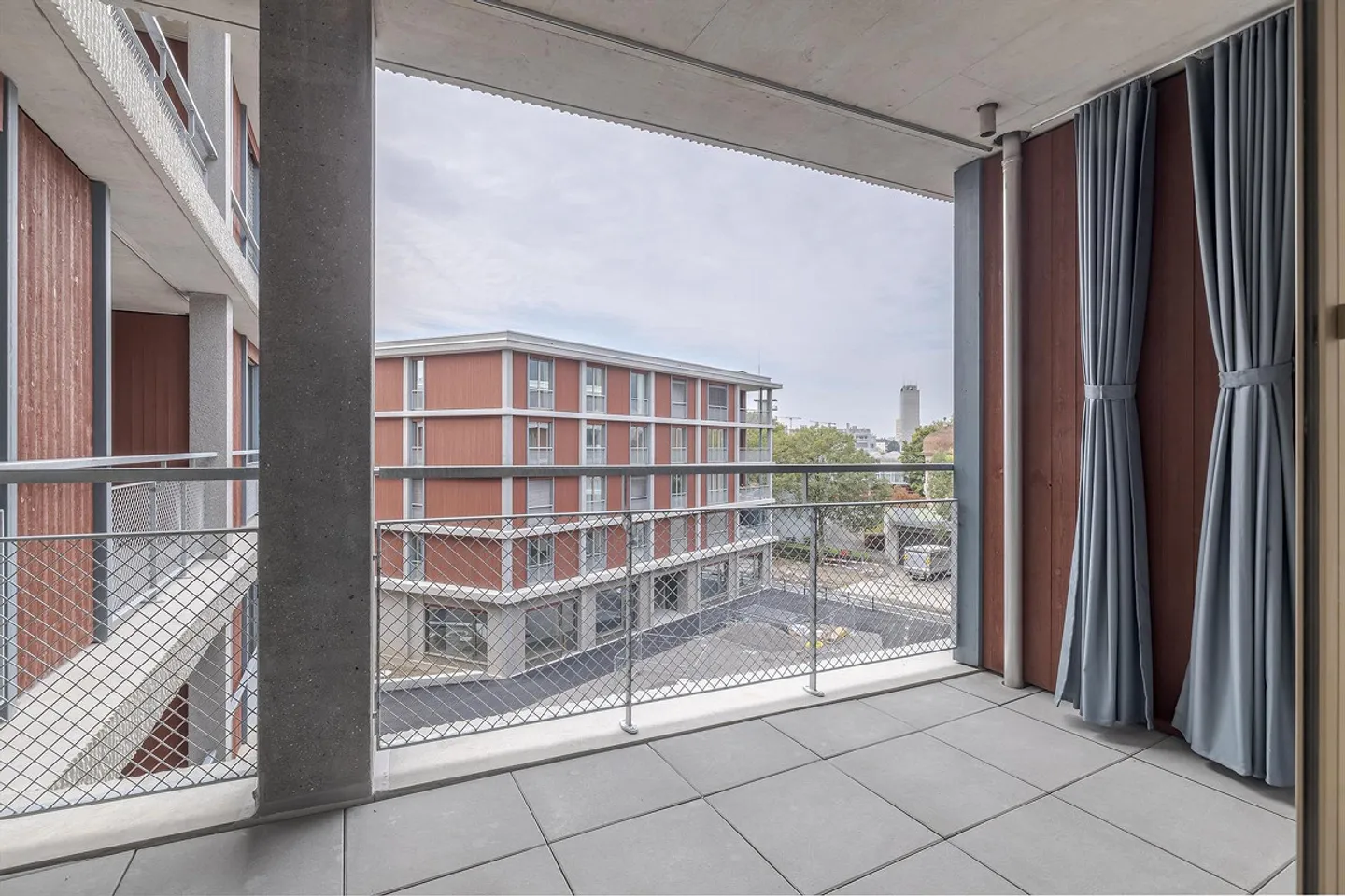 2.5 Room Apartment in Biel - Photo 7 of 13