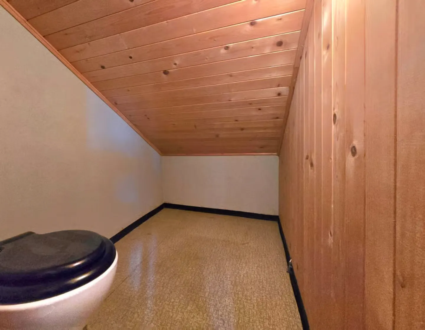 Duplex apartment to renovate with terrace and annexes in La Luette in the heart of the Val d'Hérens - Photo 13 of 13