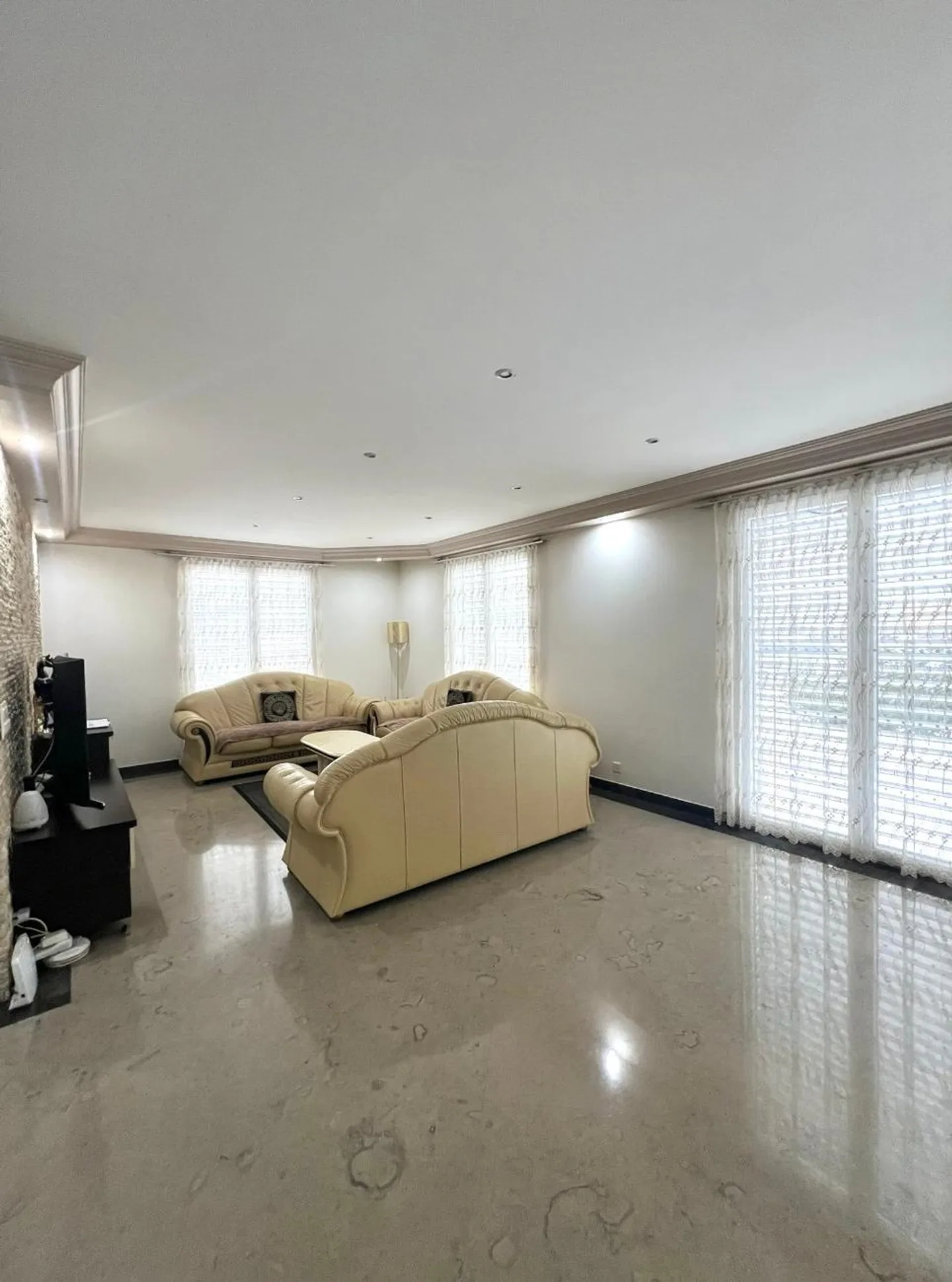 Villa individuelle 8.5 pièces avec jardin + permis en force - Quartier prisé En - Photo 3 sur 9