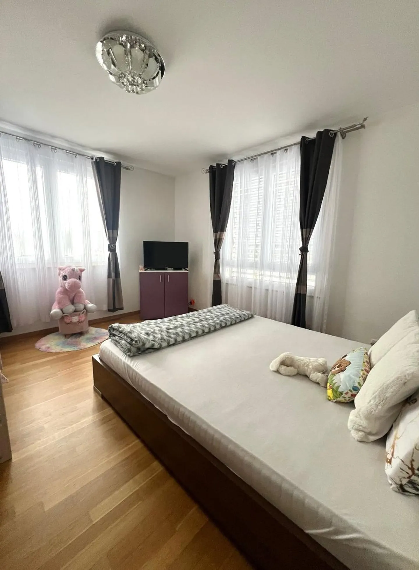 Villa individuelle 8.5 pièces avec jardin + permis en force - Quartier prisé En - Photo 5 sur 9